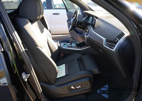 2021 BMW X5 Sdrive40I z USA, uszkodzony, nr VIN 5UXCR4C08M9F08998